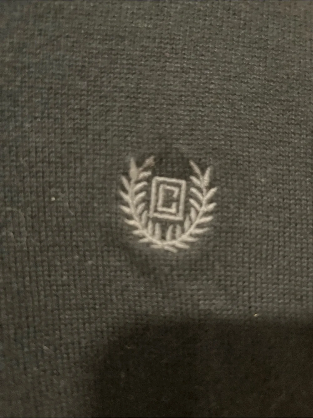 Chaps Black V-Neck Sweater Vest with Crest Large. ⛳️